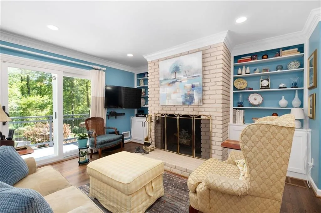 455 Windsor Parkway, Sandy Springs, Georgia 30342, 3 Bedrooms Bedrooms, ,2 BathroomsBathrooms,Residential,Sold,455 Windsor Parkway,7205314