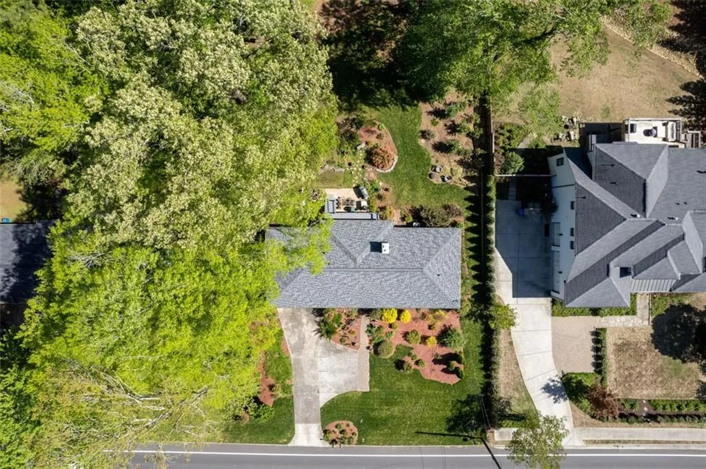 455 Windsor Parkway, Sandy Springs, Georgia 30342, 3 Bedrooms Bedrooms, ,2 BathroomsBathrooms,Residential,Sold,455 Windsor Parkway,7205314