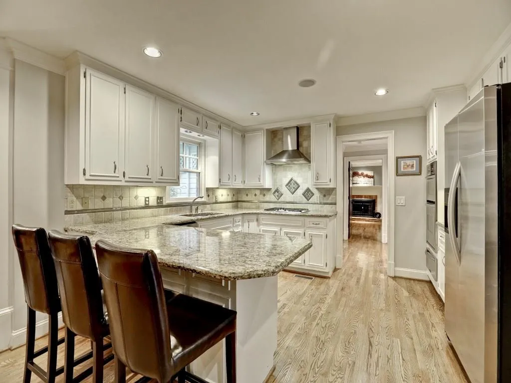940 Ivy Falls Drive, Sandy Springs, Georgia 30328, 5 Bedrooms Bedrooms, ,4 BathroomsBathrooms,Residential,Sold,940 Ivy Falls Drive,5526038