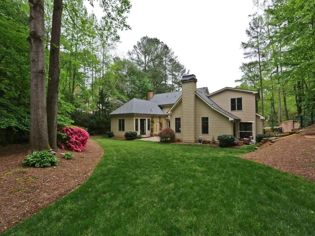 940 Ivy Falls Drive, Sandy Springs, Georgia 30328, 5 Bedrooms Bedrooms, ,4 BathroomsBathrooms,Residential,Sold,940 Ivy Falls Drive,5526038