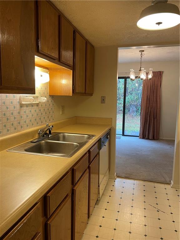 8866 Long Beach Circle, Sandy Springs, Georgia 30350, 2 Bedrooms Bedrooms, ,2 BathroomsBathrooms,Residential,Sold,8866 Long Beach Circle,7301721