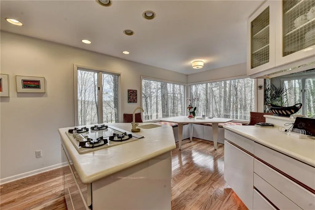 8955 Ridgemont Drive Ne, Sandy Springs, Georgia 30350, 5 Bedrooms Bedrooms, ,4 BathroomsBathrooms,Residential,Sold,8955 Ridgemont Drive Ne,6854546