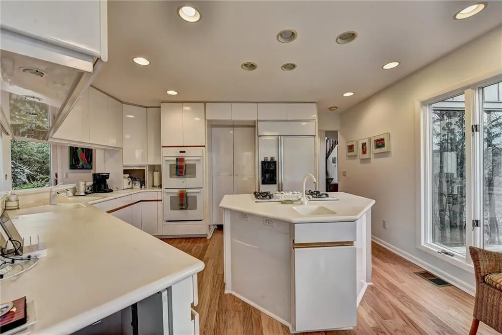 8955 Ridgemont Drive Ne, Sandy Springs, Georgia 30350, 5 Bedrooms Bedrooms, ,4 BathroomsBathrooms,Residential,Sold,8955 Ridgemont Drive Ne,6854546