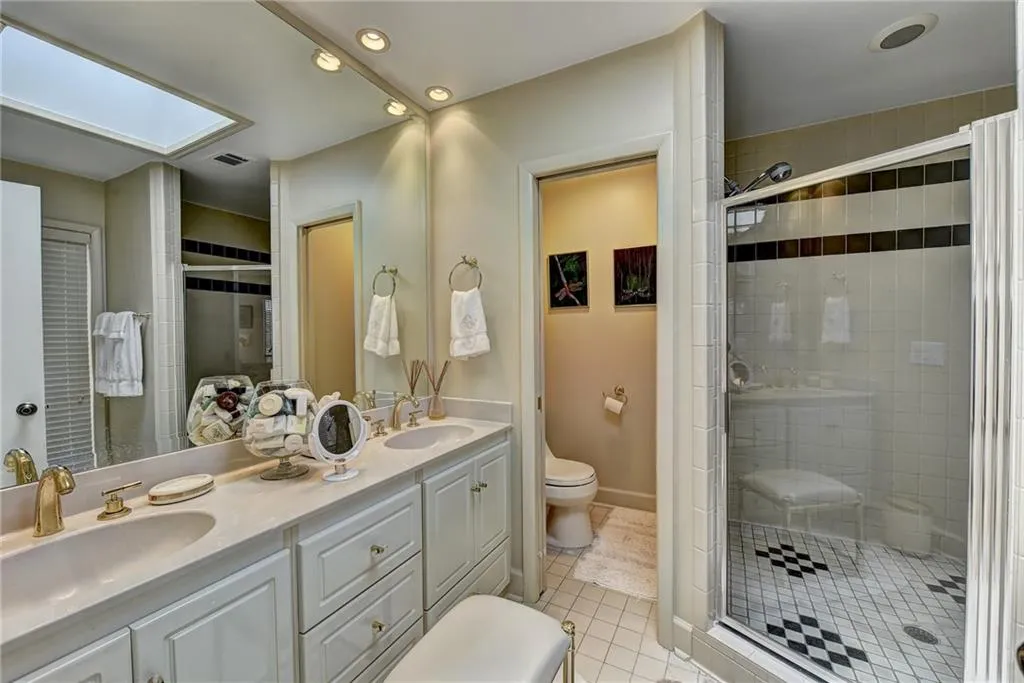 8955 Ridgemont Drive Ne, Sandy Springs, Georgia 30350, 5 Bedrooms Bedrooms, ,4 BathroomsBathrooms,Residential,Sold,8955 Ridgemont Drive Ne,6854546
