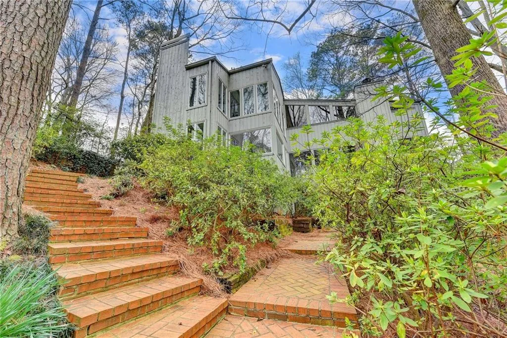 8955 Ridgemont Drive Ne, Sandy Springs, Georgia 30350, 5 Bedrooms Bedrooms, ,4 BathroomsBathrooms,Residential,Sold,8955 Ridgemont Drive Ne,6854546