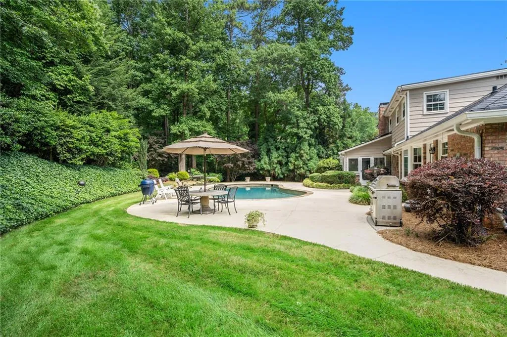 6140 Riverwood Drive, Atlanta, Georgia 30328, 5 Bedrooms Bedrooms, ,4 BathroomsBathrooms,Residential,Sold,6140 Riverwood Drive,7425626