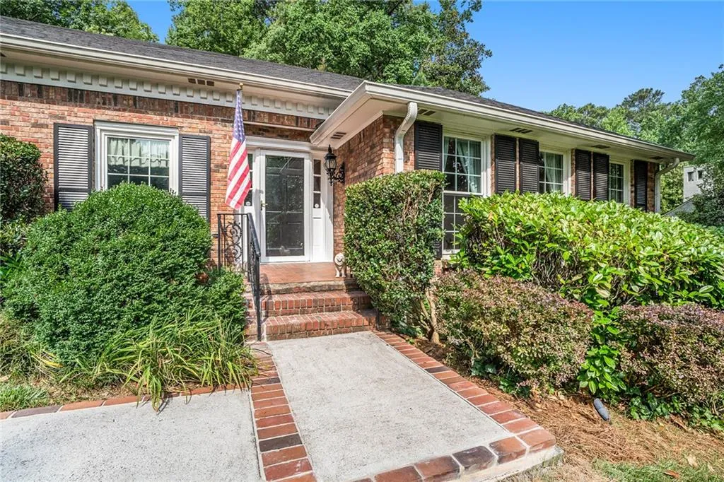 6140 Riverwood Drive, Atlanta, Georgia 30328, 5 Bedrooms Bedrooms, ,4 BathroomsBathrooms,Residential,Sold,6140 Riverwood Drive,7425626