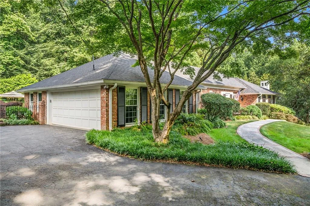 6140 Riverwood Drive, Atlanta, Georgia 30328, 5 Bedrooms Bedrooms, ,4 BathroomsBathrooms,Residential,Sold,6140 Riverwood Drive,7425626