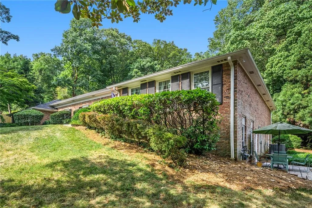 6140 Riverwood Drive, Atlanta, Georgia 30328, 5 Bedrooms Bedrooms, ,4 BathroomsBathrooms,Residential,Sold,6140 Riverwood Drive,7425626