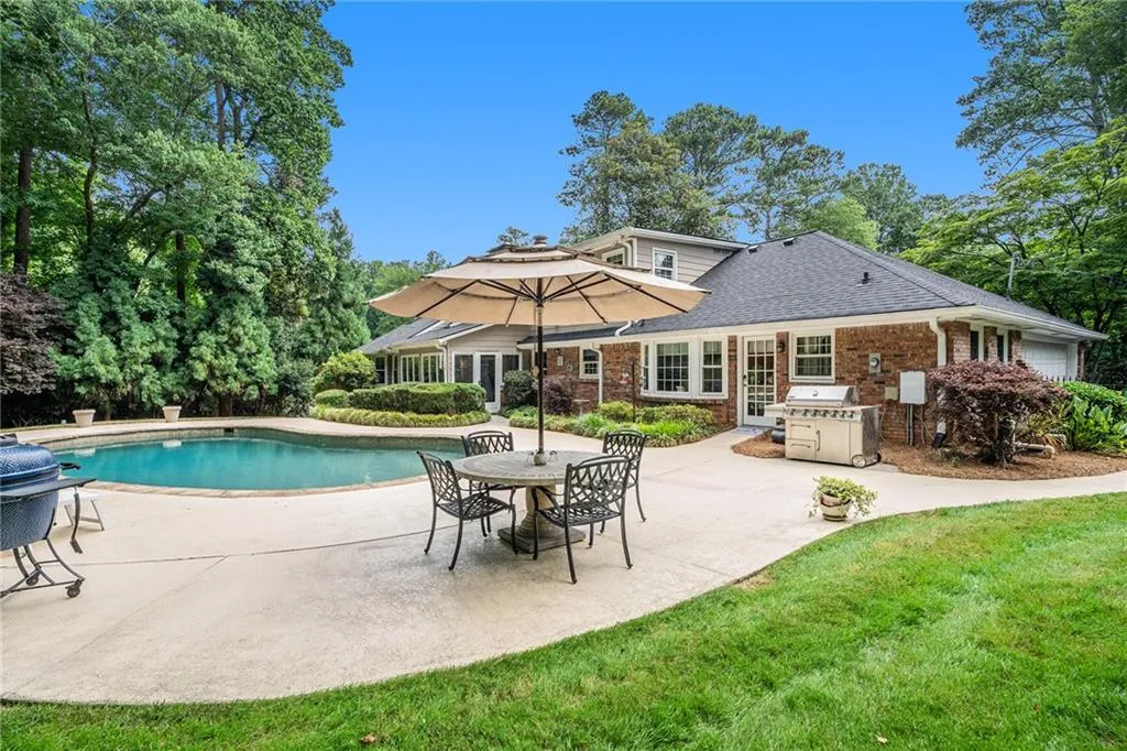 6140 Riverwood Drive, Atlanta, Georgia 30328, 5 Bedrooms Bedrooms, ,4 BathroomsBathrooms,Residential,Sold,6140 Riverwood Drive,7425626