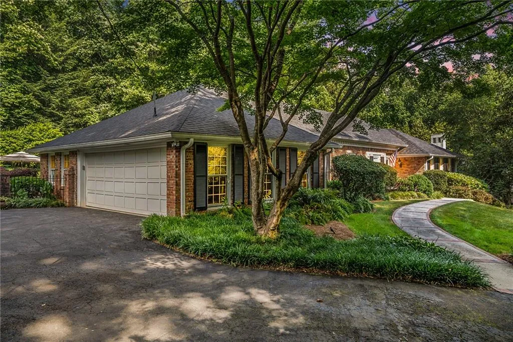 6140 Riverwood Drive, Atlanta, Georgia 30328, 5 Bedrooms Bedrooms, ,4 BathroomsBathrooms,Residential,Sold,6140 Riverwood Drive,7425626