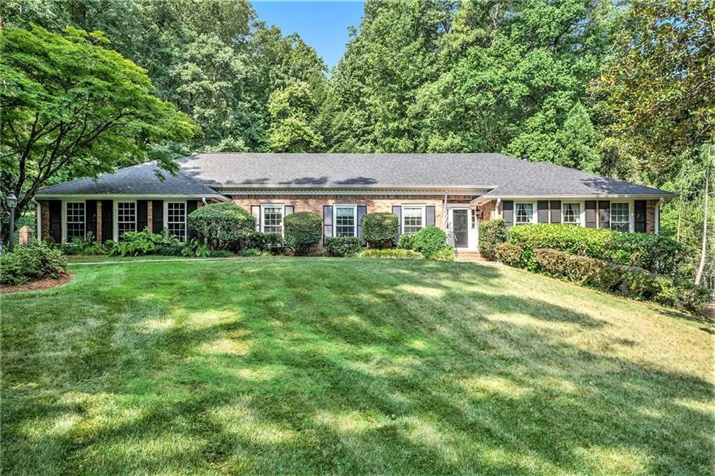 6140 Riverwood Drive, Atlanta, Georgia 30328, 5 Bedrooms Bedrooms, ,4 BathroomsBathrooms,Residential,Sold,6140 Riverwood Drive,7425626
