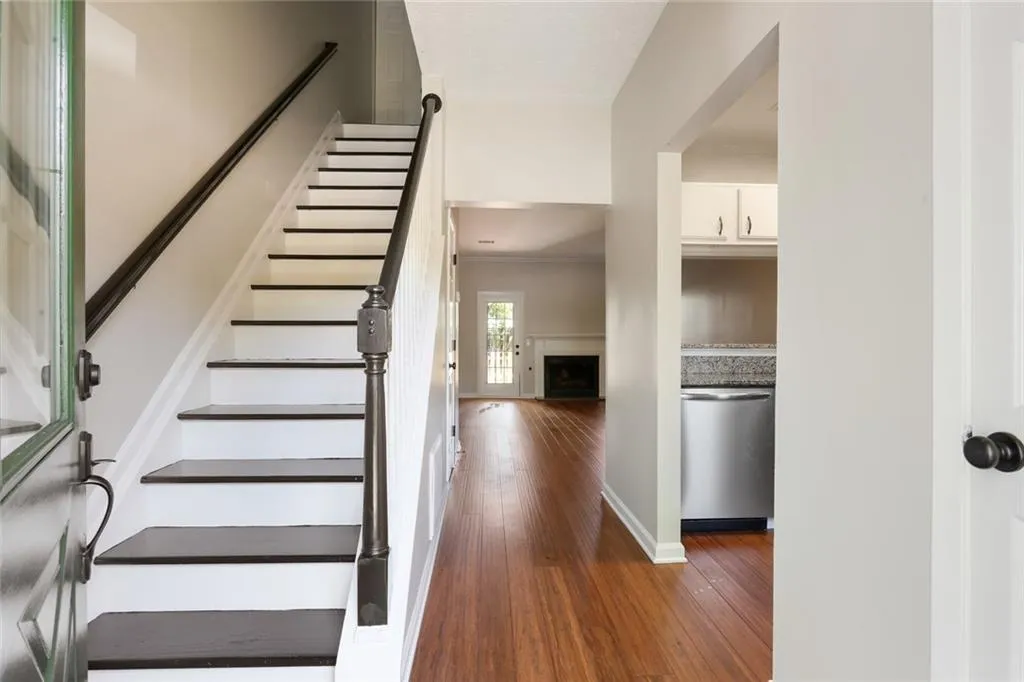 1304 Wedgewood Court, Sandy Springs, Georgia 30350, 2 Bedrooms Bedrooms, ,2 BathroomsBathrooms,Residential,Sold,1304 Wedgewood Court,6541887