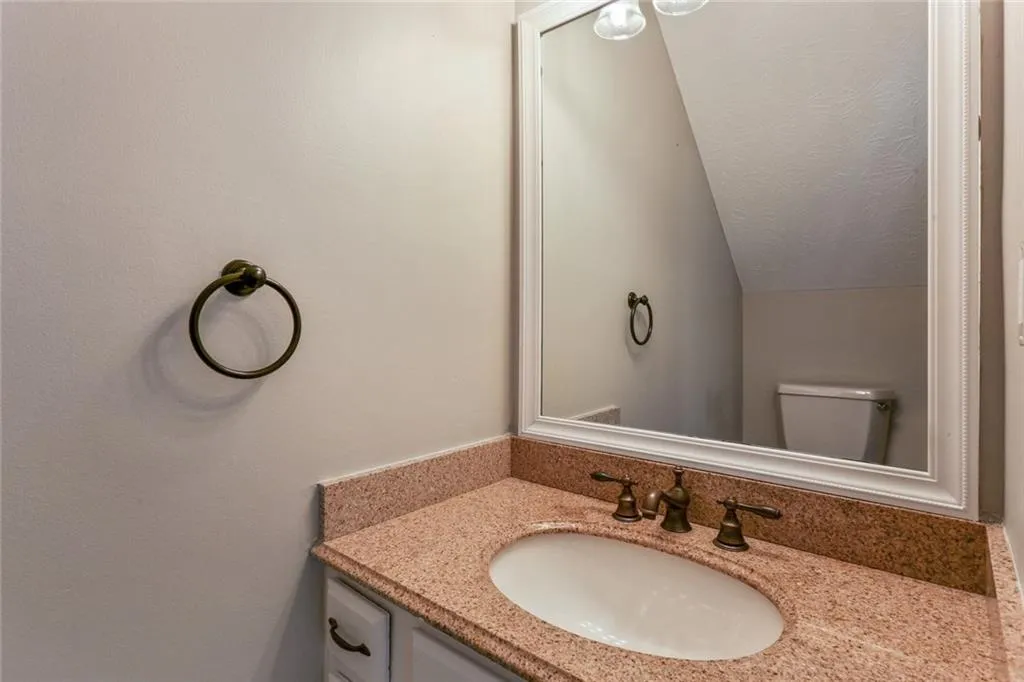 1304 Wedgewood Court, Sandy Springs, Georgia 30350, 2 Bedrooms Bedrooms, ,2 BathroomsBathrooms,Residential,Sold,1304 Wedgewood Court,6541887