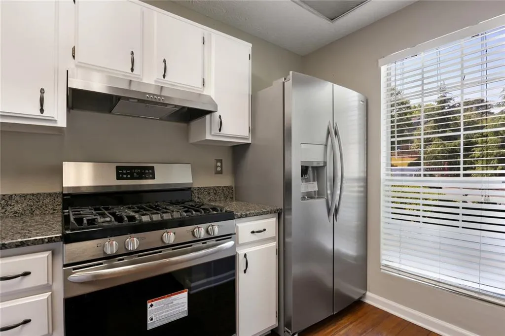 1304 Wedgewood Court, Sandy Springs, Georgia 30350, 2 Bedrooms Bedrooms, ,2 BathroomsBathrooms,Residential,Sold,1304 Wedgewood Court,6541887