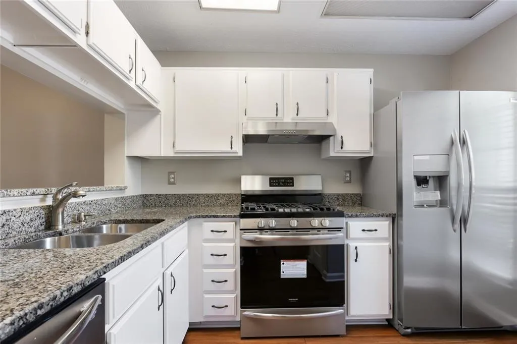 1304 Wedgewood Court, Sandy Springs, Georgia 30350, 2 Bedrooms Bedrooms, ,2 BathroomsBathrooms,Residential,Sold,1304 Wedgewood Court,6541887