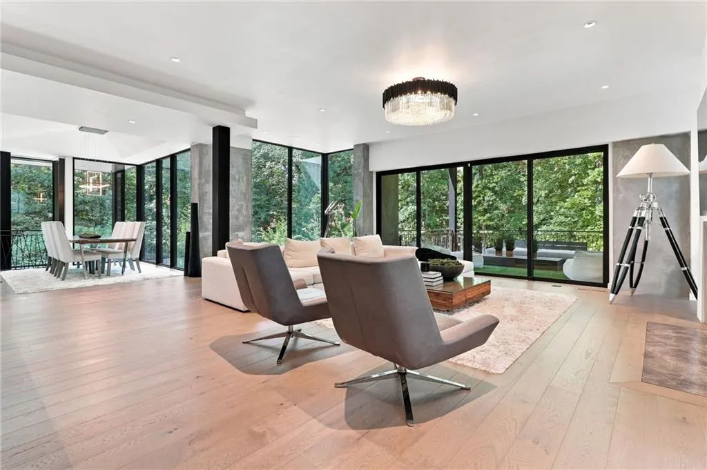 Airy and Bright Dining and Sitting Area with Great Forest Views!
