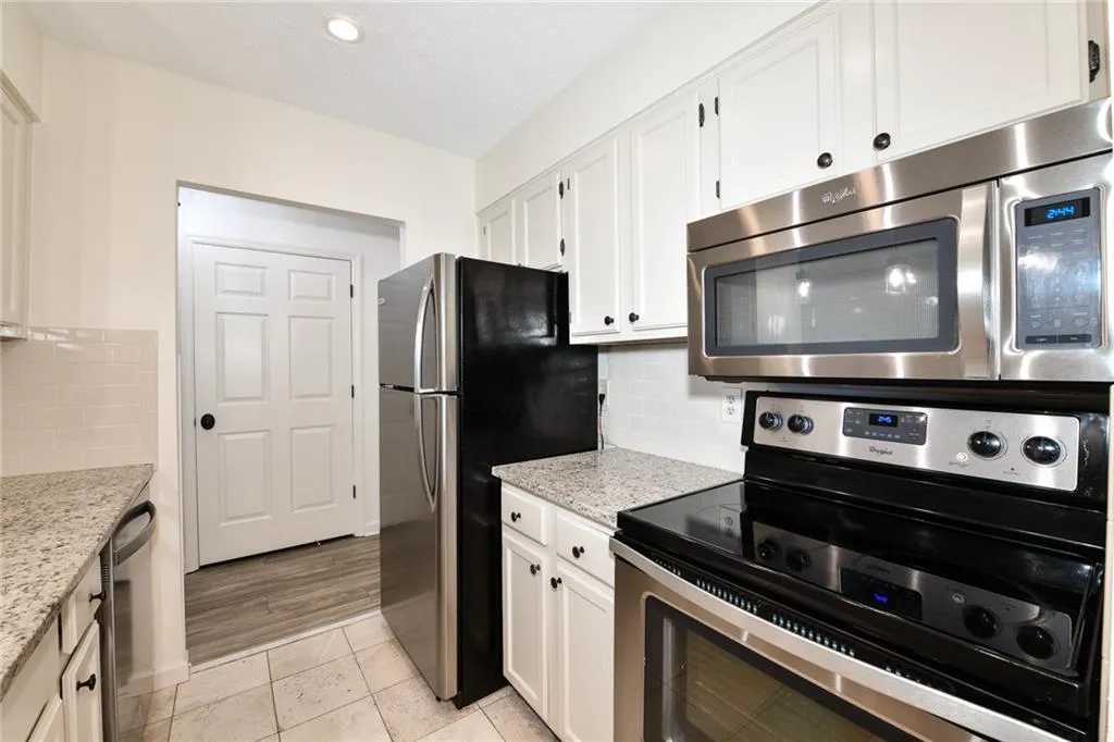 300 Johnson Ferry Road Unit A612, Atlanta, Georgia 30328, 1 Bedroom Bedrooms, ,1 BathroomBathrooms,Residential,Sold,300 Johnson Ferry Road Unit A612,7381843