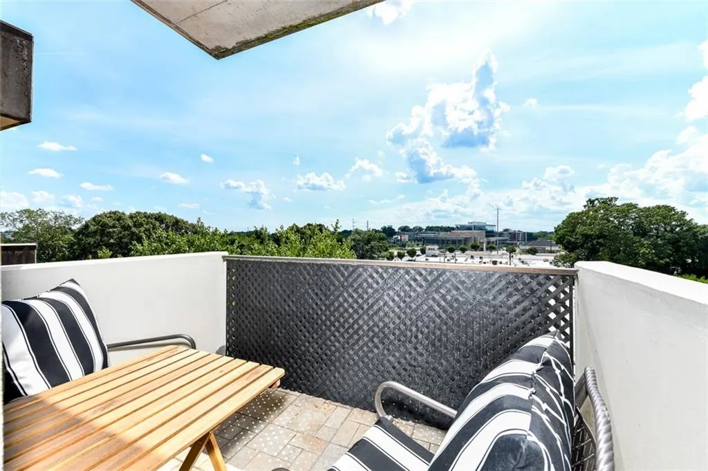 300 Johnson Ferry Road Unit A612, Atlanta, Georgia 30328, 1 Bedroom Bedrooms, ,1 BathroomBathrooms,Residential,Sold,300 Johnson Ferry Road Unit A612,7381843