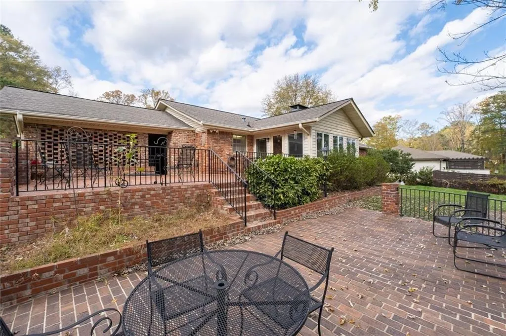 4845 Lansbury Drive, Sandy Springs, Georgia 30342, 5 Bedrooms Bedrooms, ,3 BathroomsBathrooms,Residential,Sold,4845 Lansbury Drive,7491155
