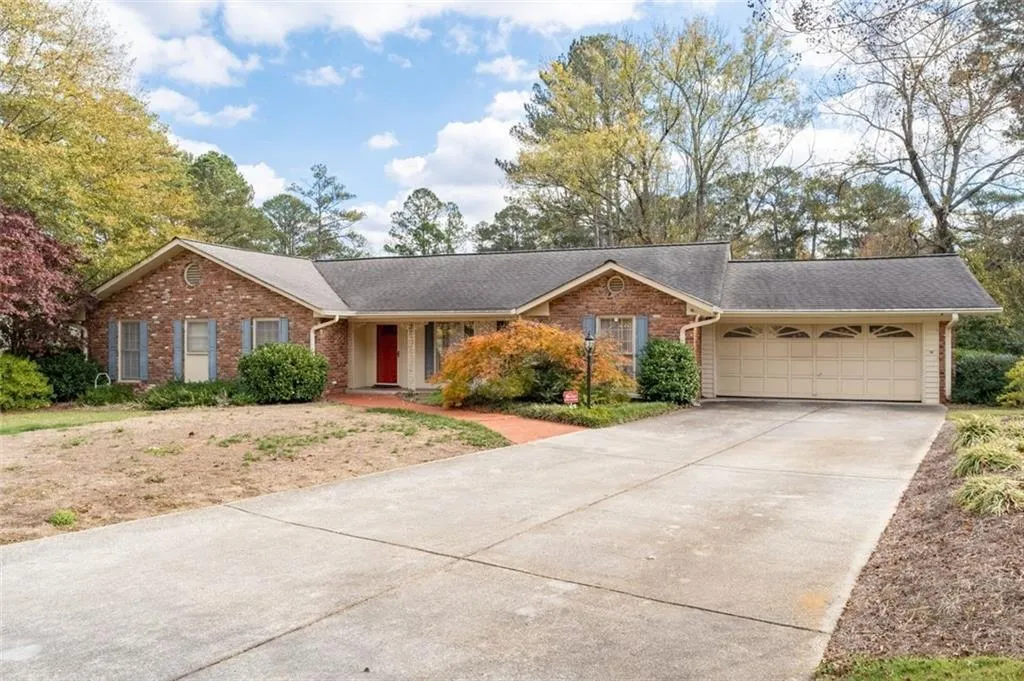 4845 Lansbury Drive, Sandy Springs, Georgia 30342, 5 Bedrooms Bedrooms, ,3 BathroomsBathrooms,Residential,Sold,4845 Lansbury Drive,7491155