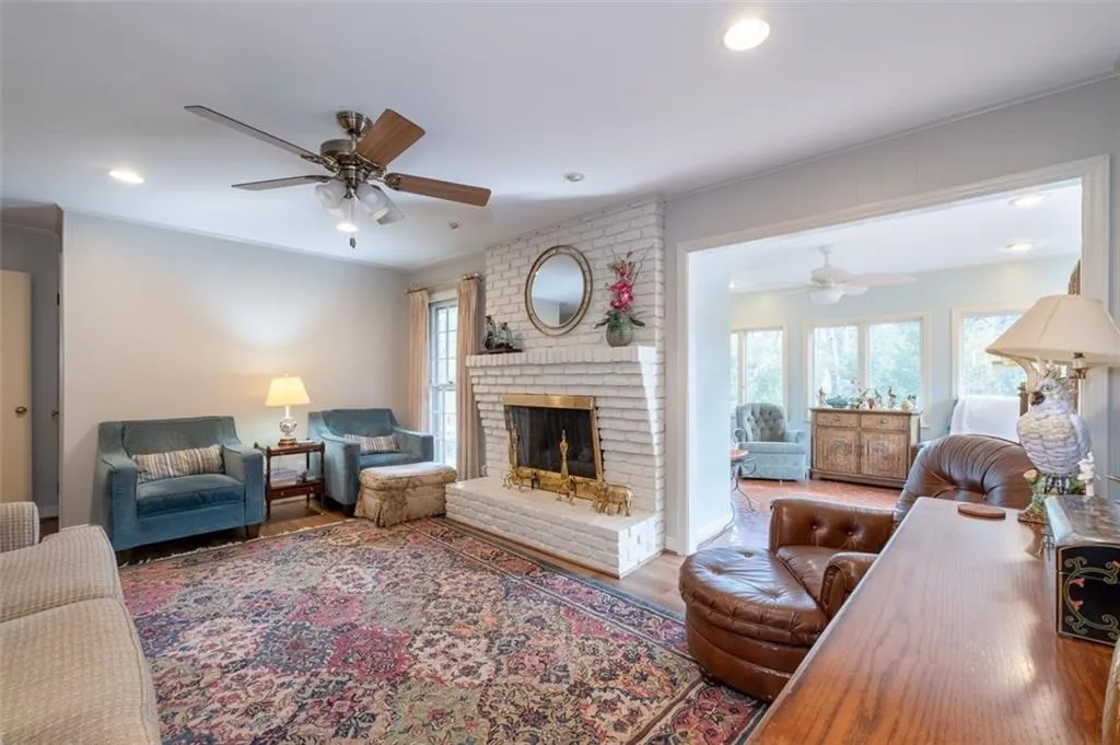 4845 Lansbury Drive, Sandy Springs, Georgia 30342, 5 Bedrooms Bedrooms, ,3 BathroomsBathrooms,Residential,Sold,4845 Lansbury Drive,7491155