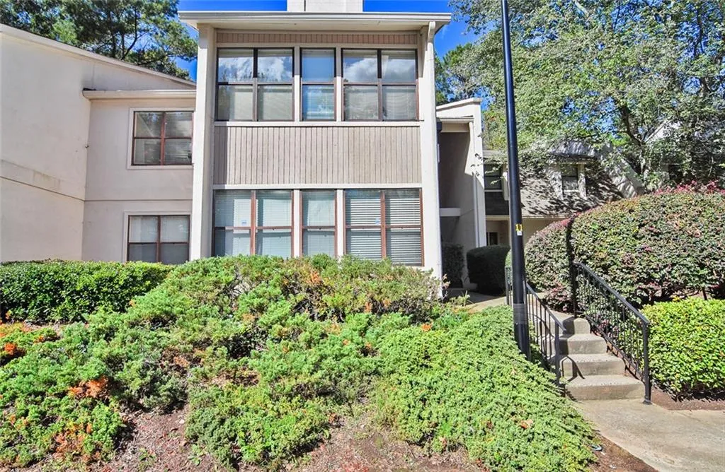 1203 Old Hammond Chase, Sandy Springs, Georgia 30350, 3 Bedrooms Bedrooms, ,2 BathroomsBathrooms,Residential,Sold,1203 Old Hammond Chase,5925513
