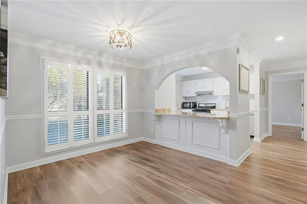 Bright and spacious Dining Room