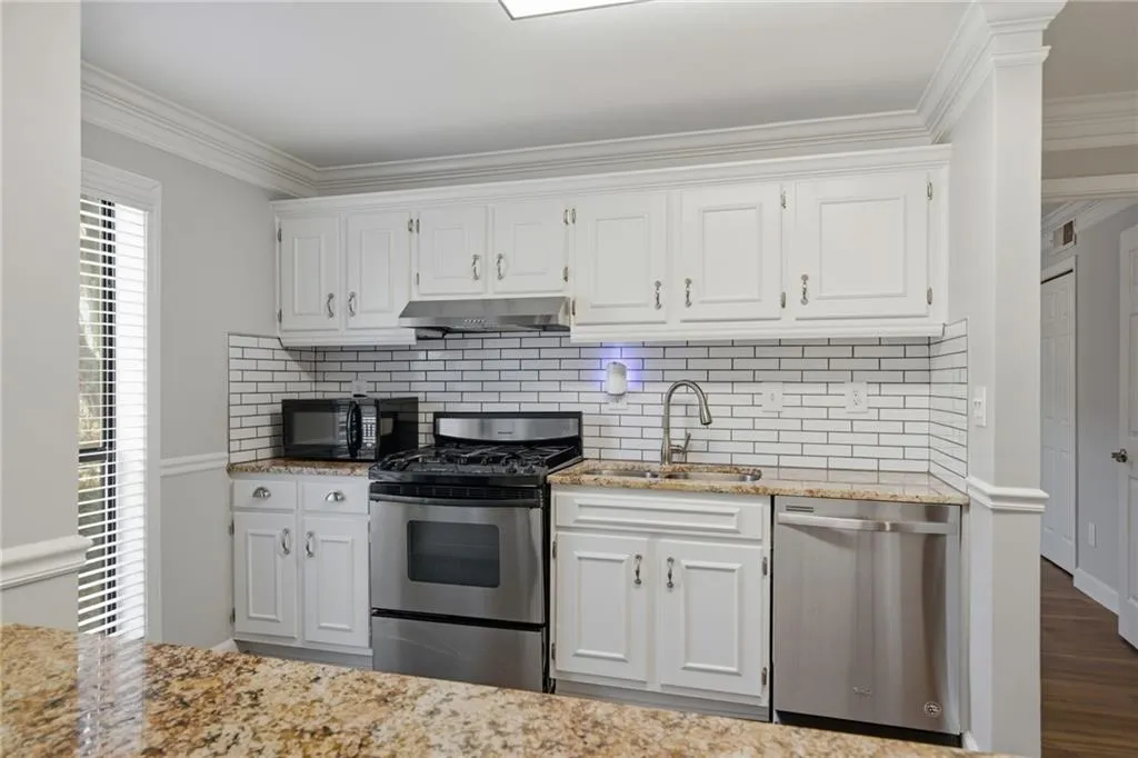 101 Woodcliff Drive Unit 101, Sandy Springs, Georgia 30350, 2 Bedrooms Bedrooms, ,2 BathroomsBathrooms,Residential,Sold,101 Woodcliff Drive Unit 101,7687160