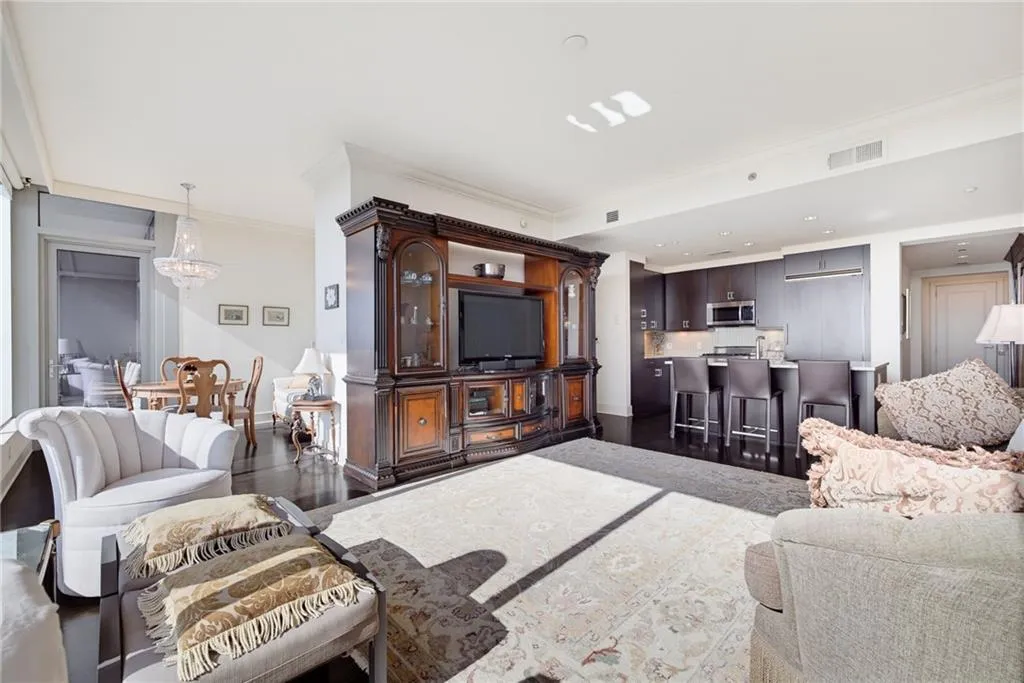 3630 Peachtree Road Ne Unit 2606, Atlanta, Georgia 30326, 1 Bedroom Bedrooms, 0 ,1 BathroomBathrooms,Residential,For Sale,3630 Peachtree Road Ne Unit 2606,7806342
