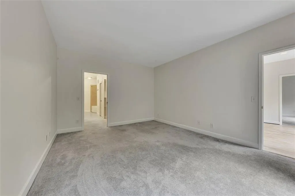 3071 Lenox Road Ne Unit 16, Atlanta, Georgia 30324, 2 Bedrooms Bedrooms, ,2 BathroomsBathrooms,Residential,For Sale,3071 Lenox Road Ne Unit 16,7640314