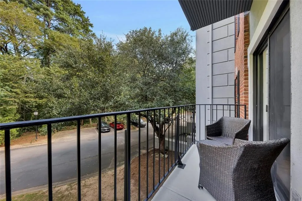 3071 Lenox Road Ne Unit 16, Atlanta, Georgia 30324, 2 Bedrooms Bedrooms, ,2 BathroomsBathrooms,Residential,For Sale,3071 Lenox Road Ne Unit 16,7640314