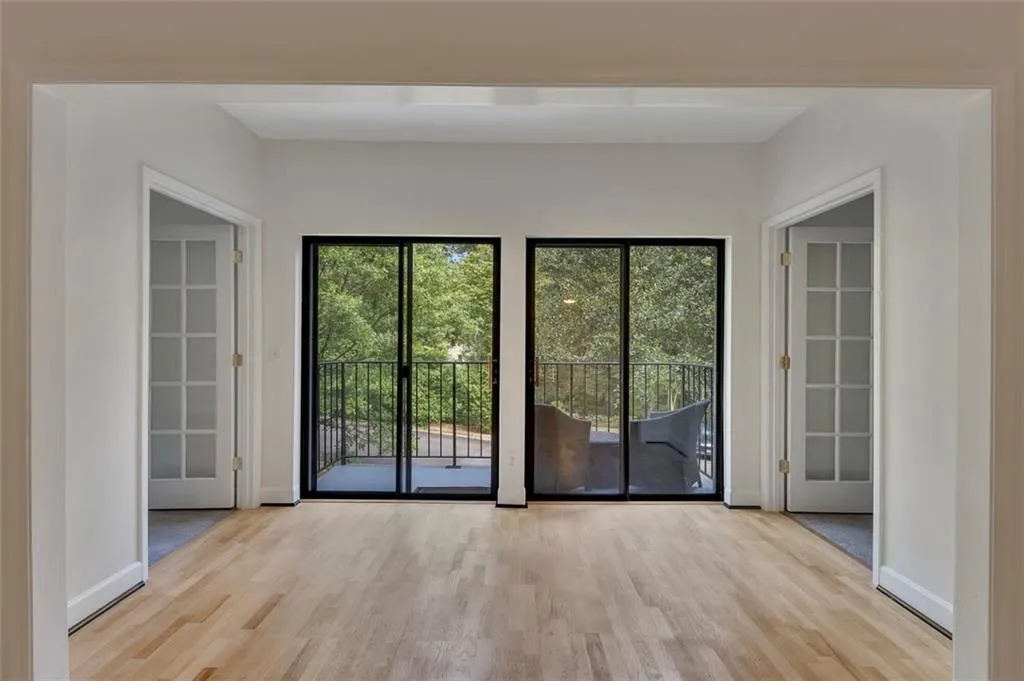 3071 Lenox Road Ne Unit 16, Atlanta, Georgia 30324, 2 Bedrooms Bedrooms, ,2 BathroomsBathrooms,Residential,For Sale,3071 Lenox Road Ne Unit 16,7640314