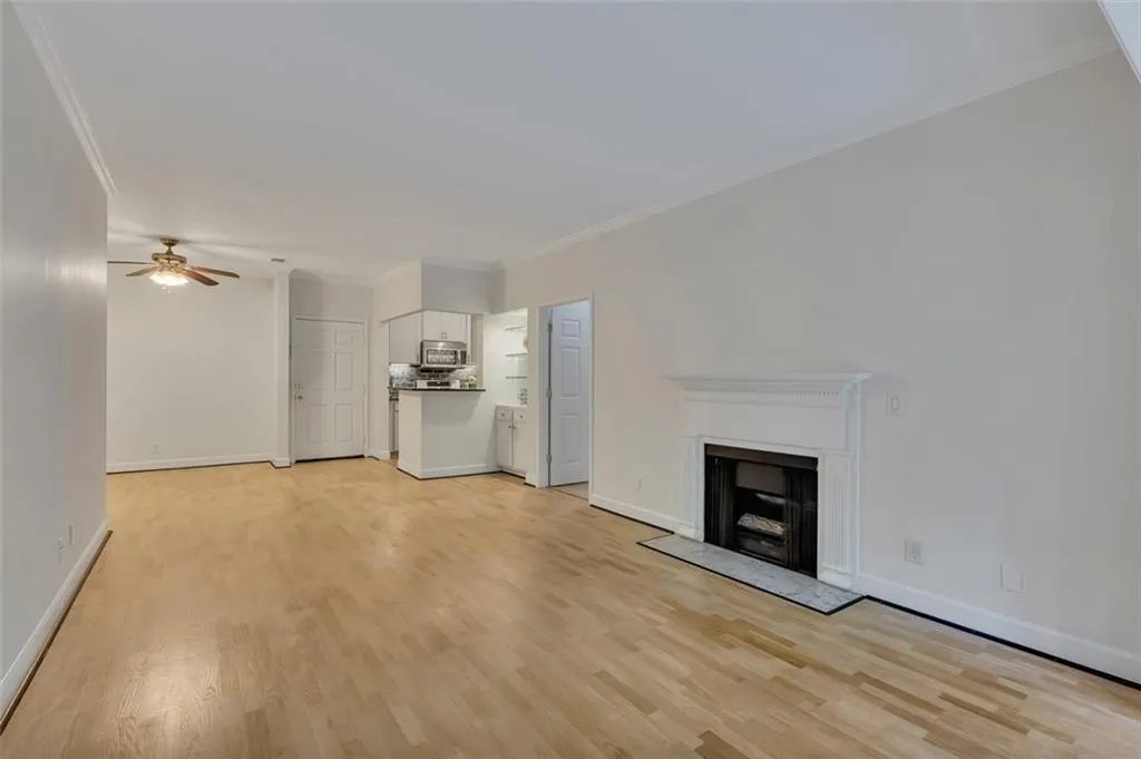 3071 Lenox Road Ne Unit 16, Atlanta, Georgia 30324, 2 Bedrooms Bedrooms, ,2 BathroomsBathrooms,Residential,For Sale,3071 Lenox Road Ne Unit 16,7640314