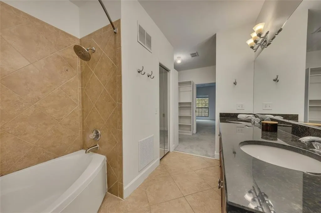 3071 Lenox Road Ne Unit 16, Atlanta, Georgia 30324, 2 Bedrooms Bedrooms, ,2 BathroomsBathrooms,Residential,For Sale,3071 Lenox Road Ne Unit 16,7640314