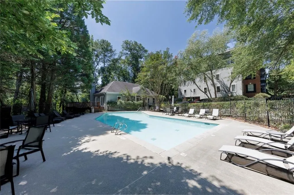 3071 Lenox Road Ne Unit 16, Atlanta, Georgia 30324, 2 Bedrooms Bedrooms, ,2 BathroomsBathrooms,Residential,For Sale,3071 Lenox Road Ne Unit 16,7640314