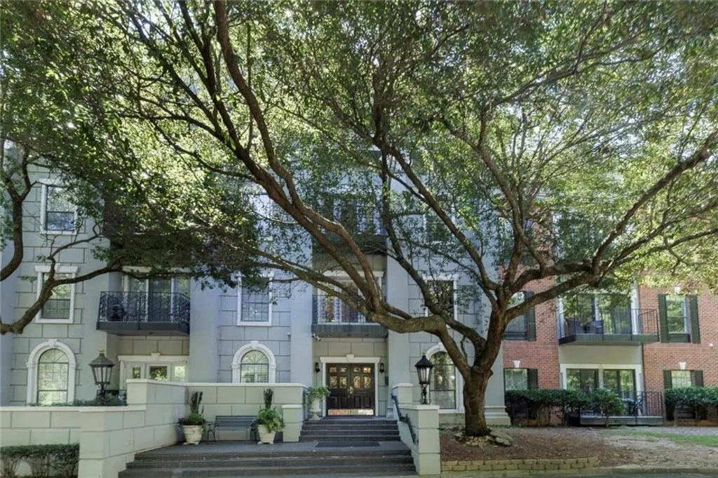 3071 Lenox Road Ne Unit 16, Atlanta, Georgia 30324, 2 Bedrooms Bedrooms, ,2 BathroomsBathrooms,Residential,For Sale,3071 Lenox Road Ne Unit 16,7640314