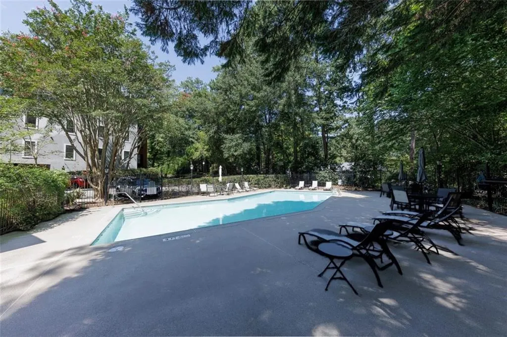 3071 Lenox Road Ne Unit 16, Atlanta, Georgia 30324, 2 Bedrooms Bedrooms, ,2 BathroomsBathrooms,Residential,For Sale,3071 Lenox Road Ne Unit 16,7640314