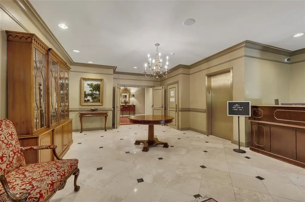3071 Lenox Road Ne Unit 16, Atlanta, Georgia 30324, 2 Bedrooms Bedrooms, ,2 BathroomsBathrooms,Residential,For Sale,3071 Lenox Road Ne Unit 16,7640314