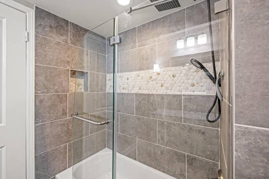 Enjoy the glass shower/tub combo!