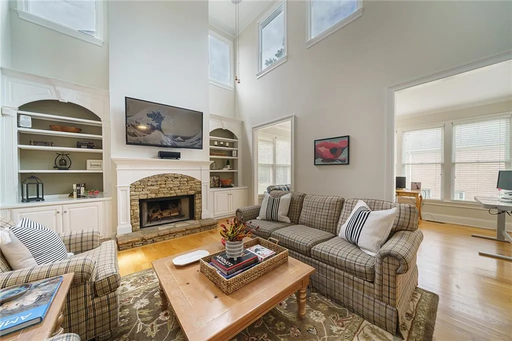 705 Hunting View Point, Sandy Springs, Georgia 30328, 4 Bedrooms Bedrooms, ,3 BathroomsBathrooms,Residential,Sold,705 Hunting View Point,6912842