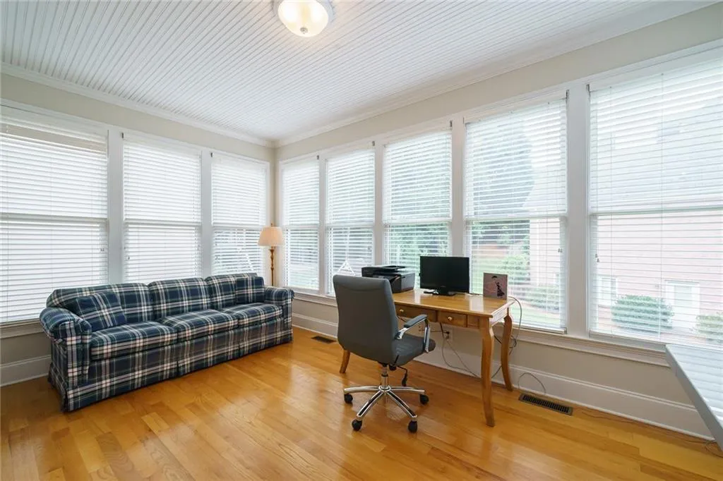 705 Hunting View Point, Sandy Springs, Georgia 30328, 4 Bedrooms Bedrooms, ,3 BathroomsBathrooms,Residential,Sold,705 Hunting View Point,6912842