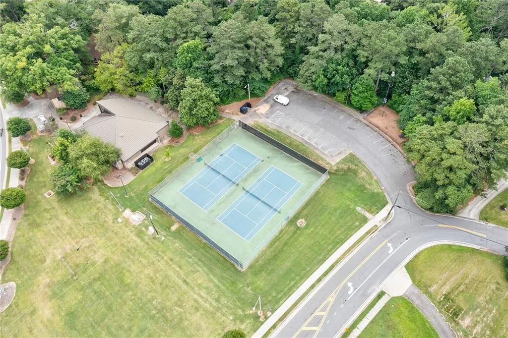 705 Hunting View Point, Sandy Springs, Georgia 30328, 4 Bedrooms Bedrooms, ,3 BathroomsBathrooms,Residential,Sold,705 Hunting View Point,6912842