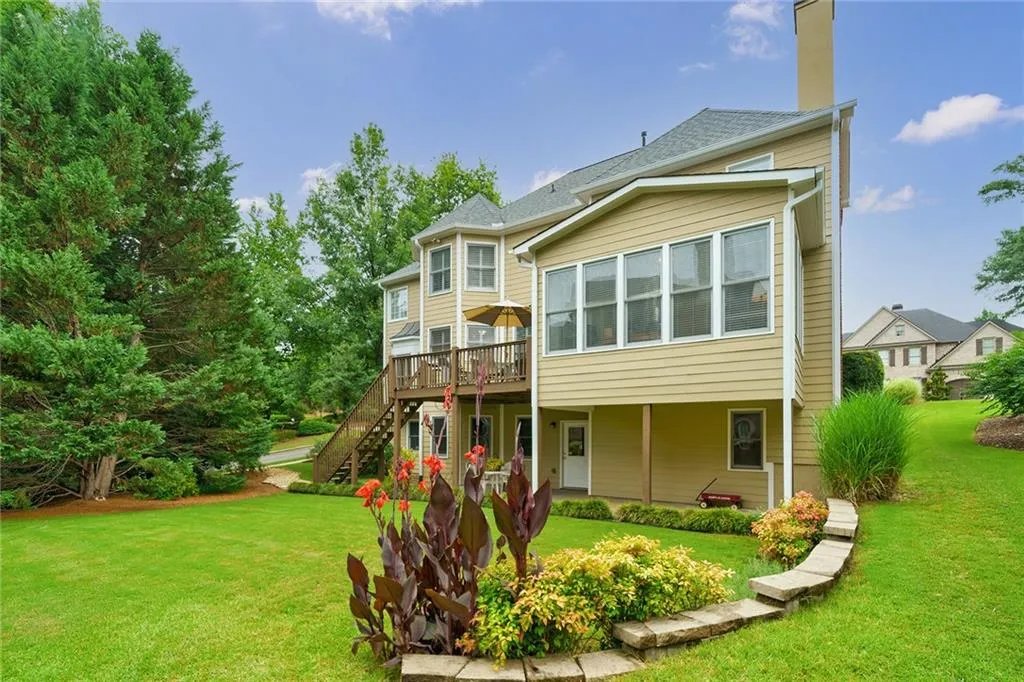 705 Hunting View Point, Sandy Springs, Georgia 30328, 4 Bedrooms Bedrooms, ,3 BathroomsBathrooms,Residential,Sold,705 Hunting View Point,6912842