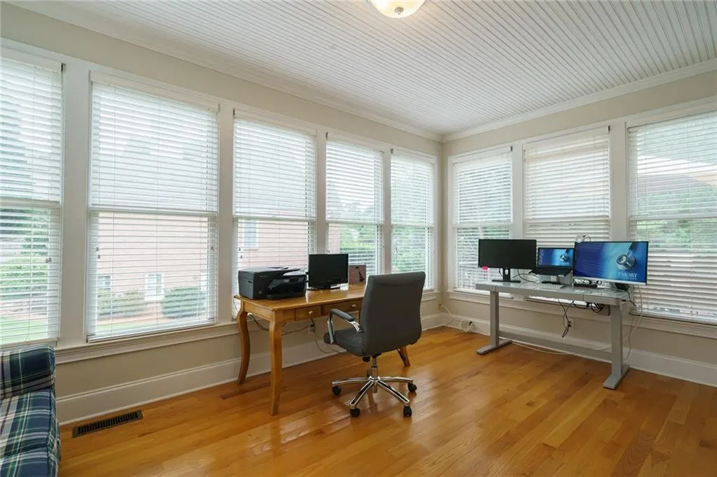 705 Hunting View Point, Sandy Springs, Georgia 30328, 4 Bedrooms Bedrooms, ,3 BathroomsBathrooms,Residential,Sold,705 Hunting View Point,6912842