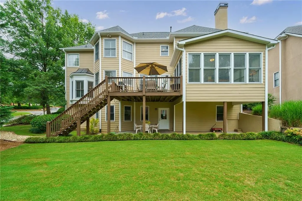 705 Hunting View Point, Sandy Springs, Georgia 30328, 4 Bedrooms Bedrooms, ,3 BathroomsBathrooms,Residential,Sold,705 Hunting View Point,6912842