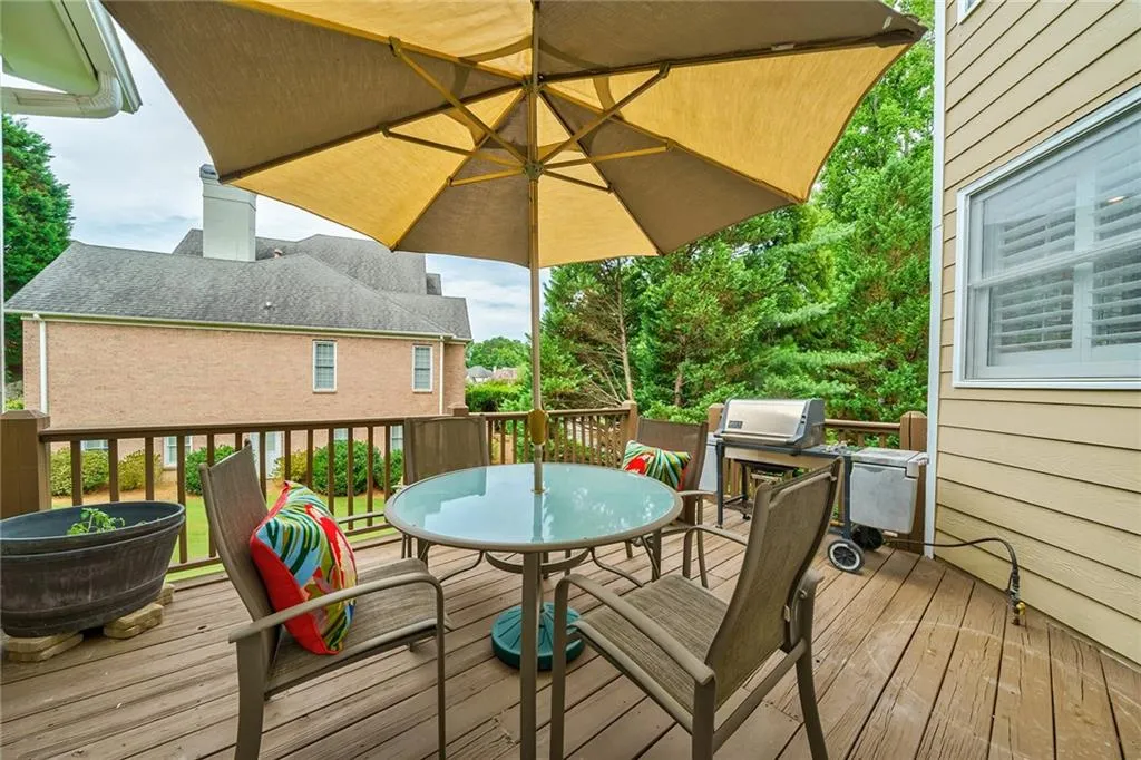 705 Hunting View Point, Sandy Springs, Georgia 30328, 4 Bedrooms Bedrooms, ,3 BathroomsBathrooms,Residential,Sold,705 Hunting View Point,6912842