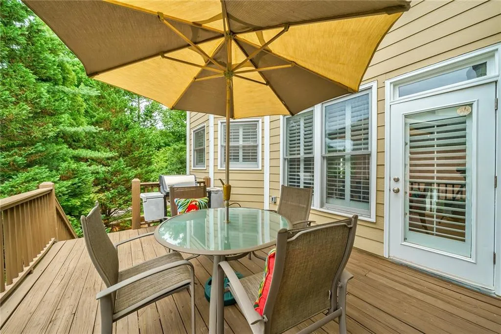 705 Hunting View Point, Sandy Springs, Georgia 30328, 4 Bedrooms Bedrooms, ,3 BathroomsBathrooms,Residential,Sold,705 Hunting View Point,6912842