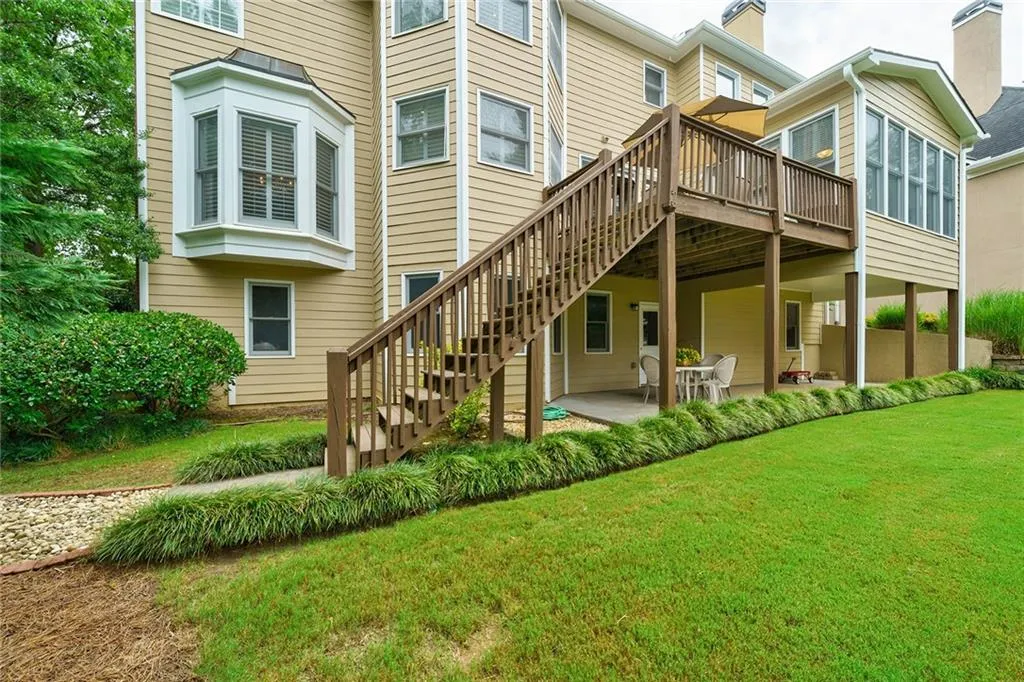 705 Hunting View Point, Sandy Springs, Georgia 30328, 4 Bedrooms Bedrooms, ,3 BathroomsBathrooms,Residential,Sold,705 Hunting View Point,6912842