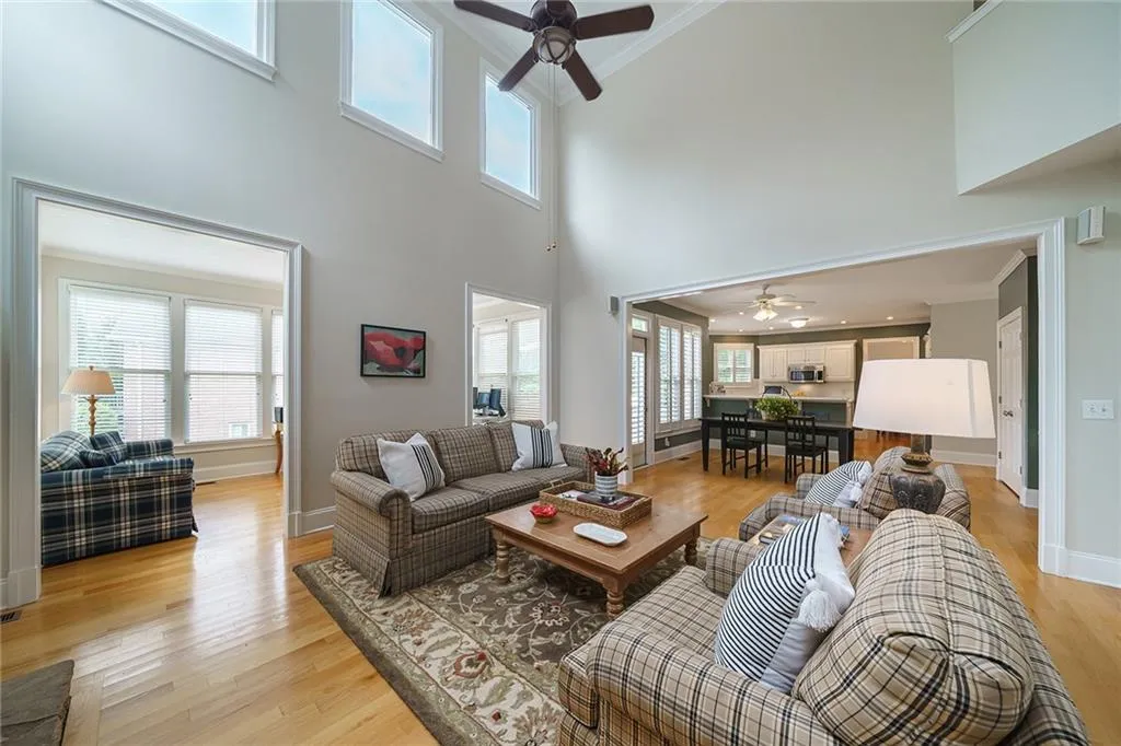 705 Hunting View Point, Sandy Springs, Georgia 30328, 4 Bedrooms Bedrooms, ,3 BathroomsBathrooms,Residential,Sold,705 Hunting View Point,6912842